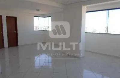 Apartamento com 3 quartos para alugar na Nossa Senhora Aparecida, Uberlândia 