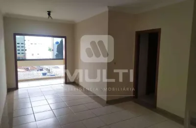 Apartamento com 3 quartos para alugar no Centro, Uberlândia 