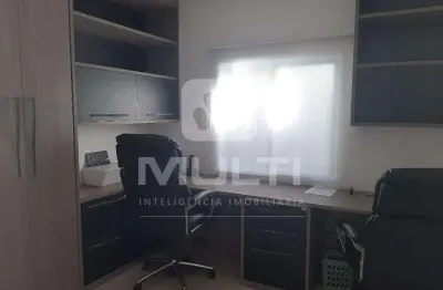 Casa em condomínio fechado com 3 quartos para alugar no Jardins Barcelona, Uberlândia 