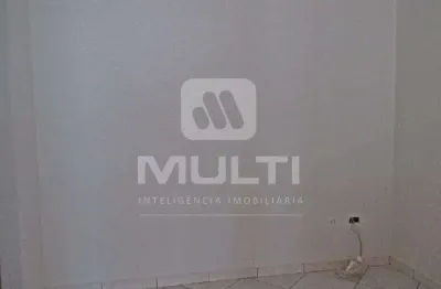 Casa com 3 quartos para alugar na Cidade Jardim, Uberlândia 