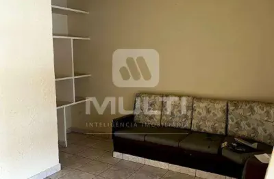 Casa com 5 quartos à venda no Osvaldo Rezende, Uberlândia 