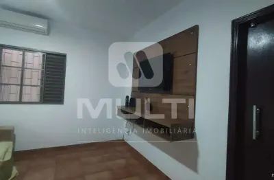 Casa comercial à venda no Martins, Uberlândia 