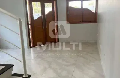 Casa com 3 quartos à venda no Presidente Roosevelt, Uberlândia 