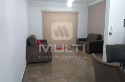Casa com 3 quartos à venda no Jardim Europa, Uberlândia 