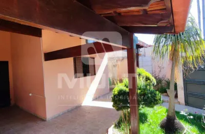 Casa com 4 quartos à venda no Jardim Holanda, Uberlândia 