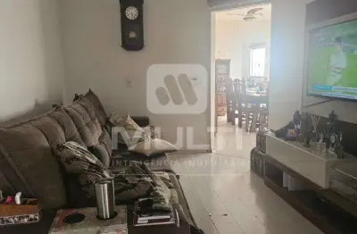 Casa com 3 quartos à venda no Pampulha, Uberlândia 