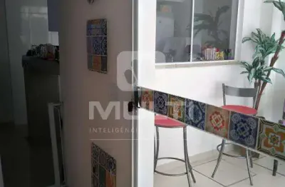 Casa em condomínio fechado com 3 quartos à venda no Martins, Uberlândia 