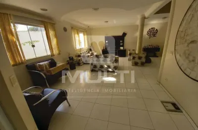 Casa com 5 quartos à venda no Vigilato Pereira, Uberlândia 