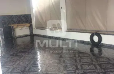 Casa com 3 quartos à venda no Martins, Uberlândia 