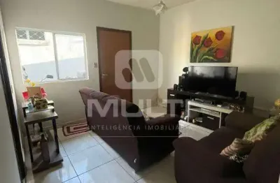Casa com 3 quartos à venda em Granada, Uberlândia 