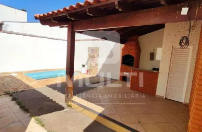 Casa em condomínio fechado com 3 quartos à venda no Jardim Holanda, Uberlândia 