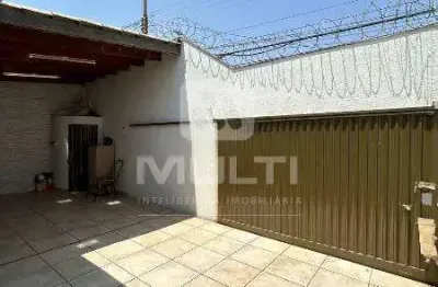 Casa com 3 quartos à venda no Umuarama, Uberlândia 