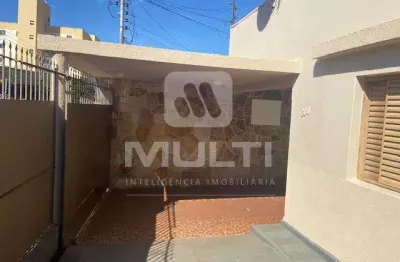 Casa com 3 quartos à venda no Centro, Uberlândia 