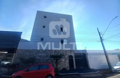 Apartamento com 3 quartos para alugar na Nossa Senhora Aparecida, Uberlândia 