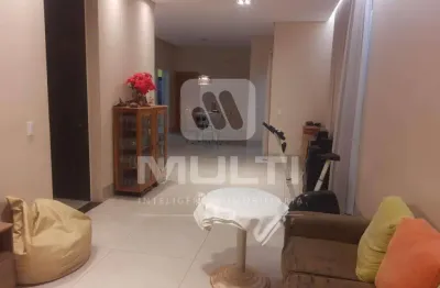 Casa com 4 quartos à venda no Santa Mônica, Uberlândia 
