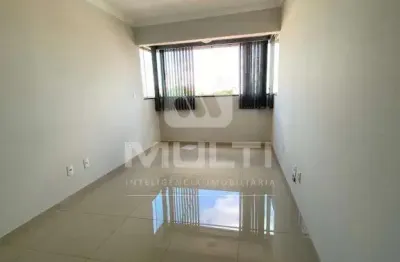 Apartamento com 3 quartos à venda no Conjunto Segismundo Pereira, Uberlândia 