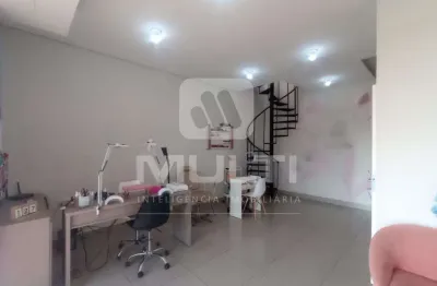 Casa com 3 quartos à venda no Planalto, Uberlândia 