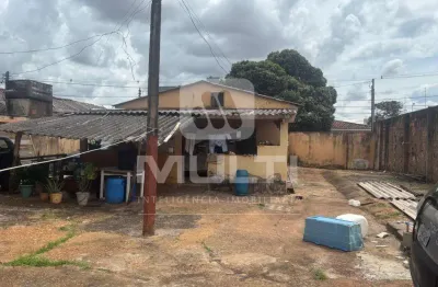 Casa com 2 quartos à venda em Saraiva, Uberlândia 