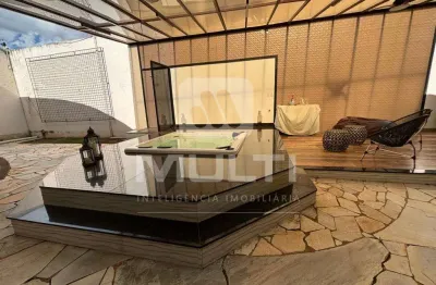 Casa com 3 quartos à venda no Jardim Karaíba, Uberlândia 