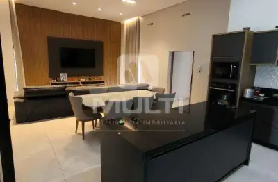 Casa com 5 quartos à venda no Jardim das Palmeiras, Uberlândia 