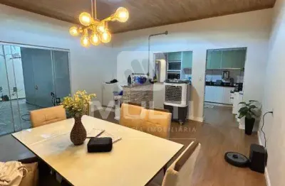 Casa com 3 quartos à venda no Parque São Jorge I, Uberlândia 