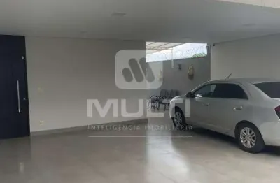 Casa com 3 quartos à venda no Jaraguá, Uberlândia 