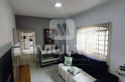 Casa com 3 quartos à venda no Pampulha, Uberlândia 
