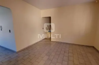 Casa com 3 quartos à venda no Santa Mônica, Uberlândia 