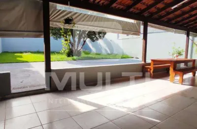 Casa com 2 quartos à venda no Marta Helena, Uberlândia 