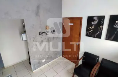 Casa comercial à venda no Lidice, Uberlândia 