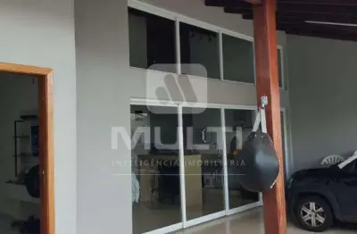 Casa com 3 quartos à venda no Pampulha, Uberlândia 