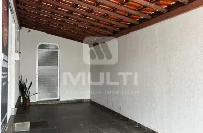 Casa com 4 quartos à venda no Centro, Uberlândia 