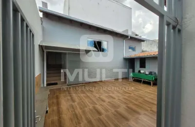 Casa com 3 quartos à venda no Lourdes, Uberlândia 