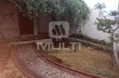 Casa com 5 quartos à venda no Centro, Uberlândia 
