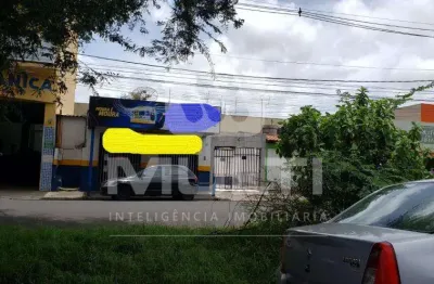 Casa comercial à venda no Luizote de Freitas, Uberlândia 