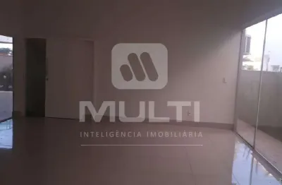 Casa em condomínio fechado com 3 quartos à venda no Jardins Barcelona, Uberlândia 
