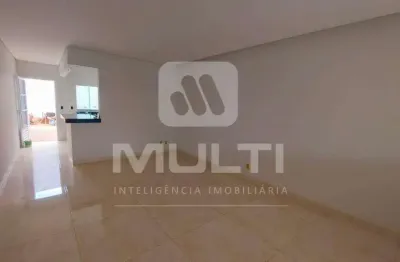 Casa com 3 quartos à venda no Pampulha, Uberlândia 