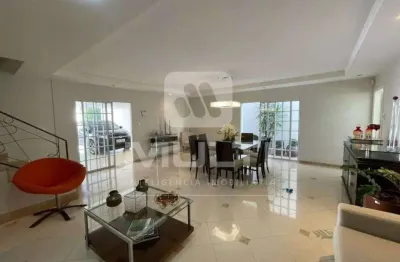 Casa com 4 quartos à venda no Tabajaras, Uberlândia 