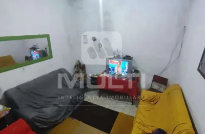 Casa com 5 quartos à venda no Jardim Europa, Uberlândia 