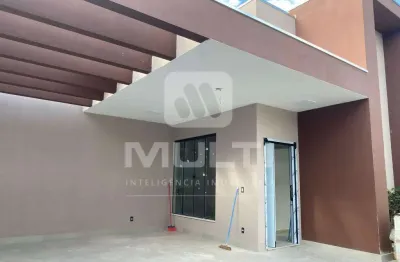 Casa com 3 quartos à venda no Planalto, Uberlândia 