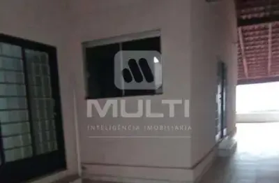 Casa com 3 quartos à venda no Pacaembu, Uberlândia 