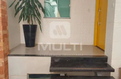 Casa com 5 quartos à venda no Nova Uberlândia, Uberlândia 