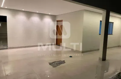 Casa com 3 quartos à venda na Cidade Jardim, Uberlândia 