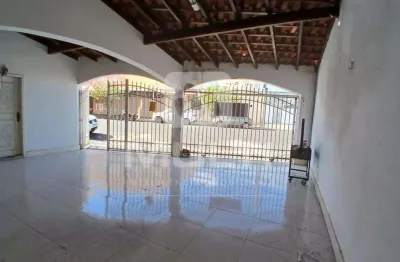 Casa com 3 quartos à venda no Osvaldo Rezende, Uberlândia 