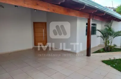 Casa com 3 quartos à venda na Cidade Jardim, Uberlândia 
