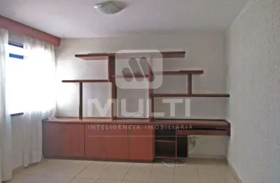 Apartamento com 3 quartos para alugar na Nossa Senhora Aparecida, Uberlândia 