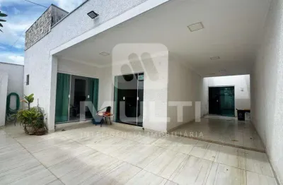 Casa com 3 quartos à venda na Cidade Jardim, Uberlândia 