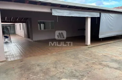 Casa com 3 quartos à venda na Vila Póvoa, Uberlândia 