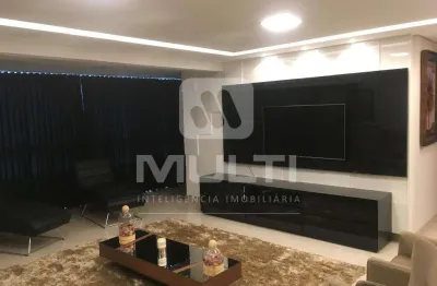 Cobertura com 4 quartos para alugar em Saraiva, Uberlândia 