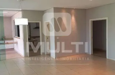 Casa em condomínio fechado com 4 quartos para alugar no Jardins Roma, Uberlândia 